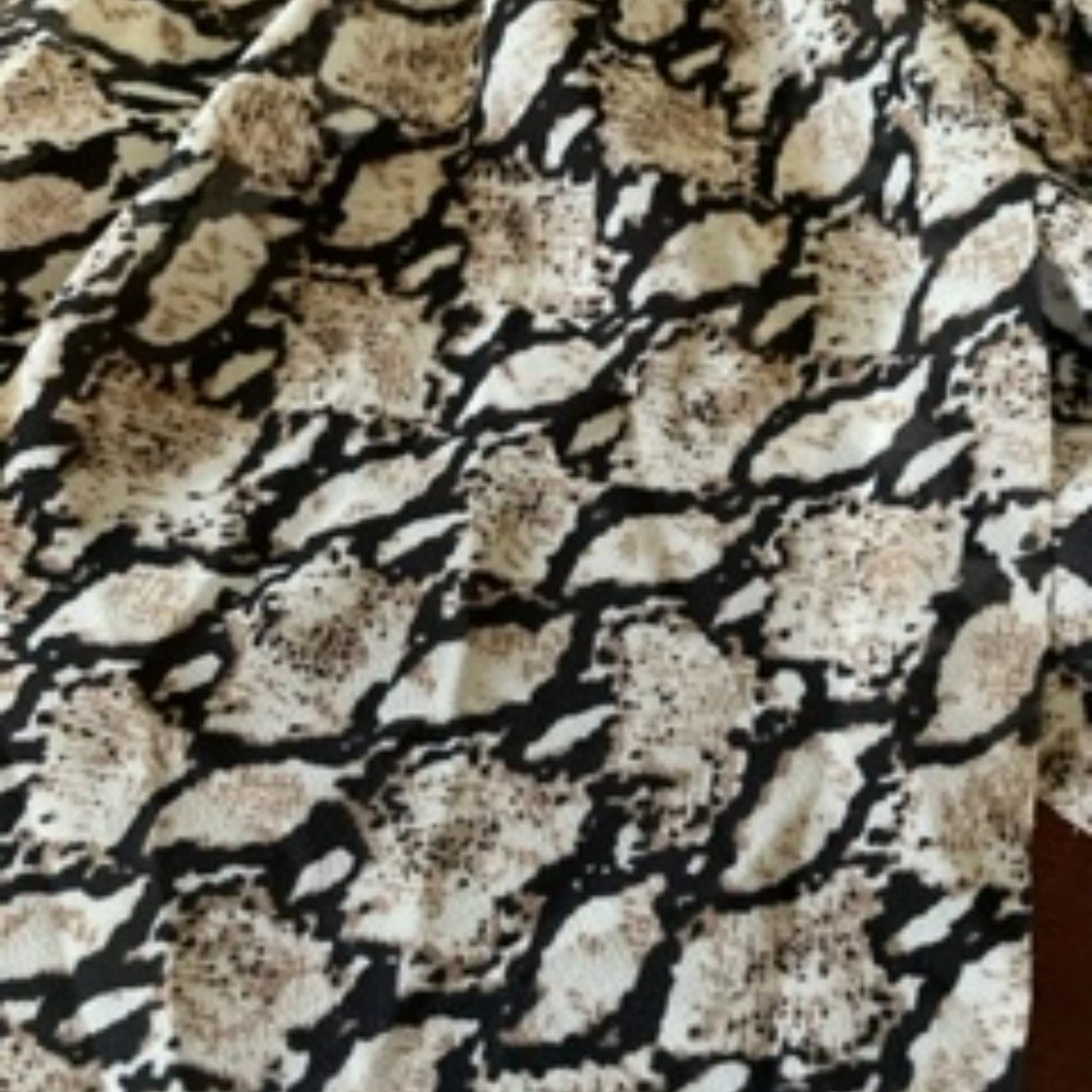 NWOT WHBM Python Scrunchie - Picture 3 of 4